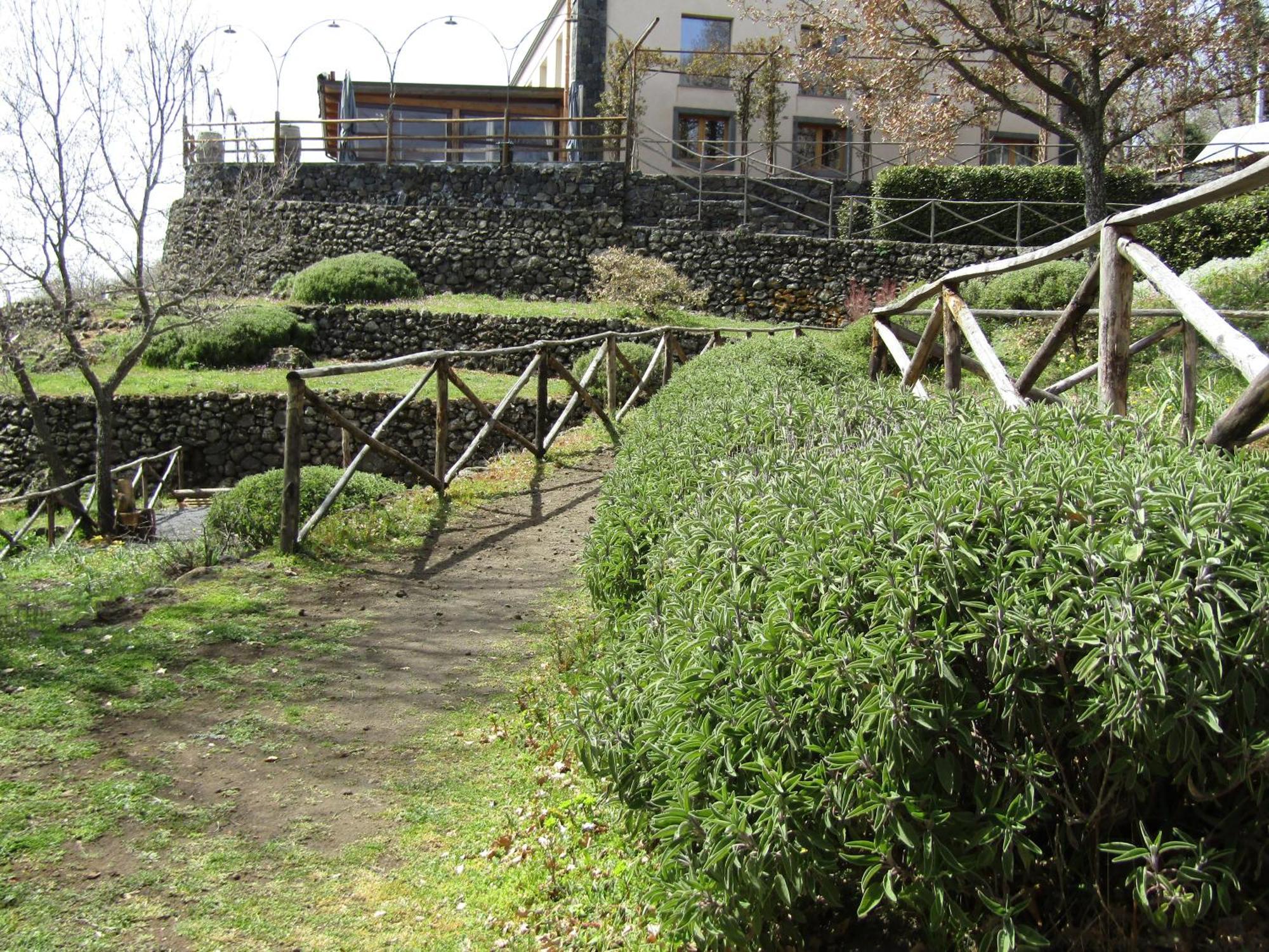 Boscoscuro Villa Ragalna Buitenkant foto