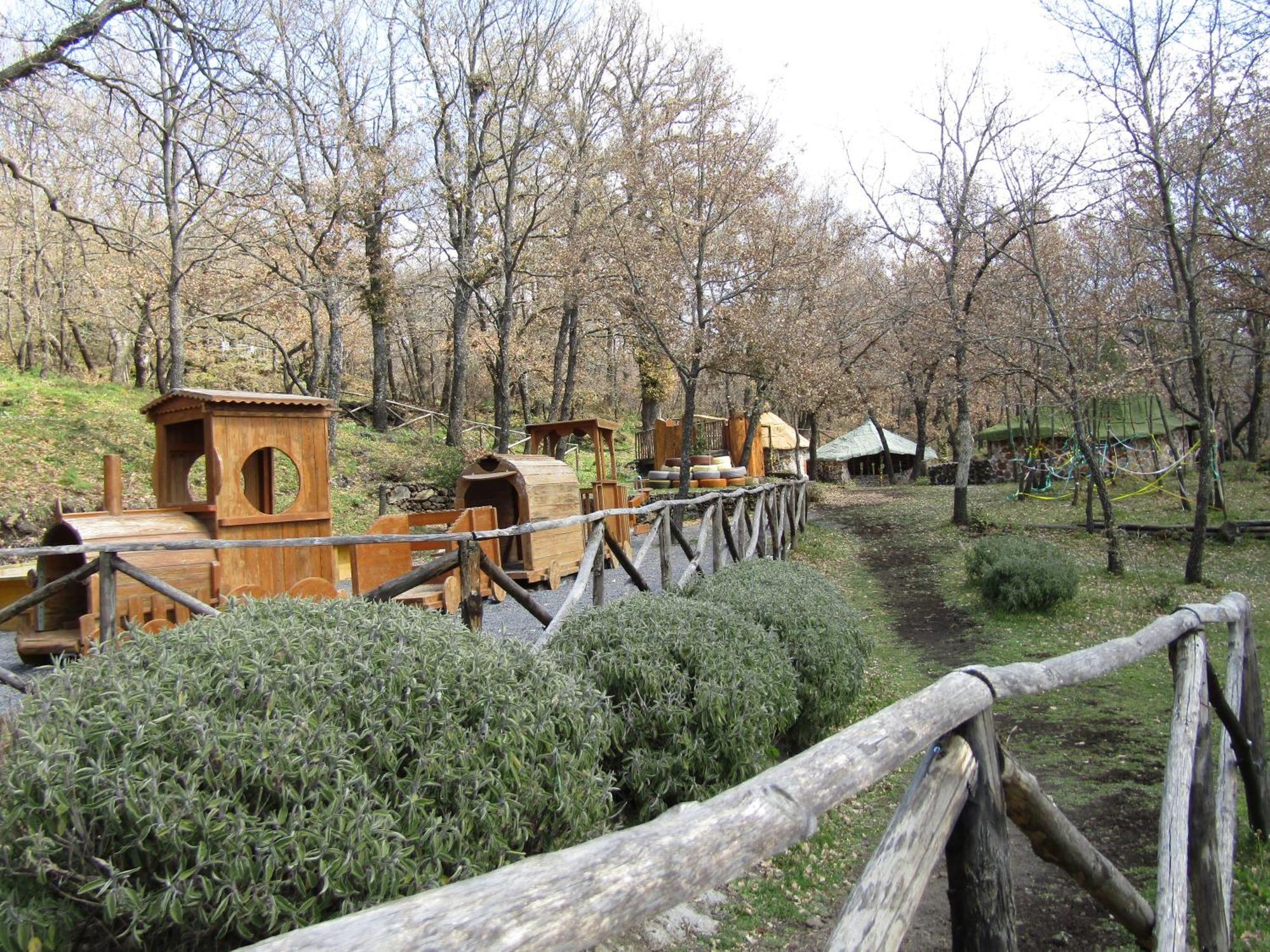 Boscoscuro Villa Ragalna Buitenkant foto