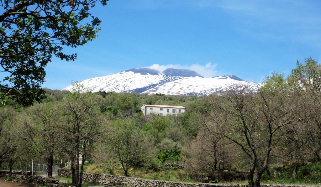 Boscoscuro Villa Ragalna Buitenkant foto